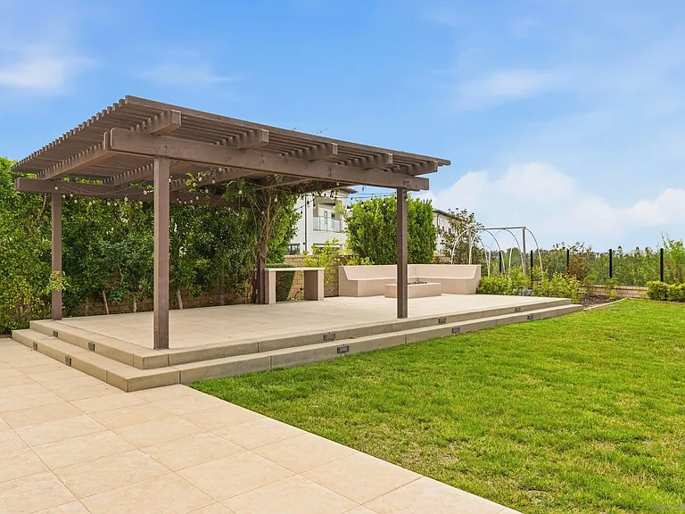6210 Summit Crest Cir — Photo 33