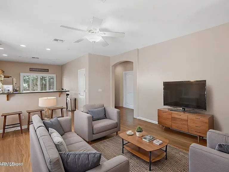 881 S Porter St — Photo 11