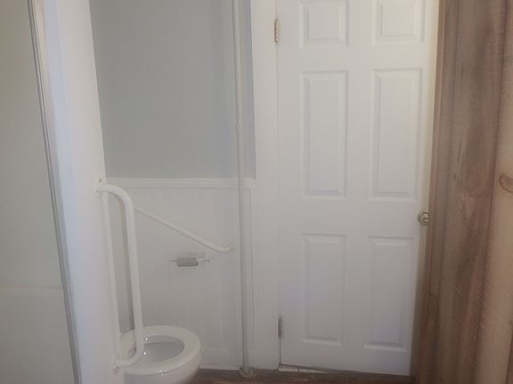5th image of 257 Turner St #1R