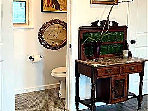 5th image of 2003 E 9th St