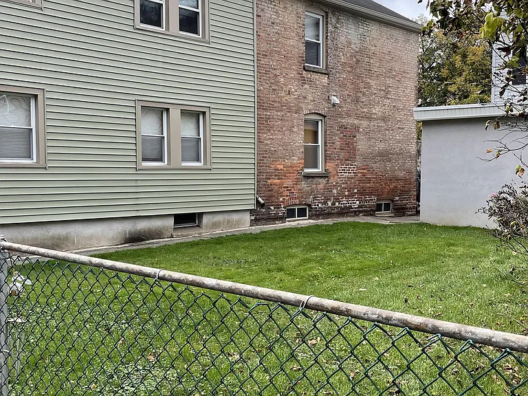 15 Johnston Ave — Photo 15