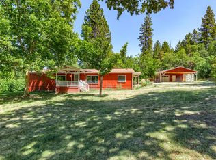 739 Pleasant Valley Rd, Merlin, OR 97532