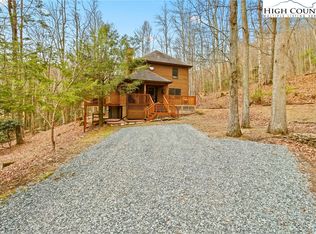 423 Little Creekside Rd, Banner Elk, NC 28604