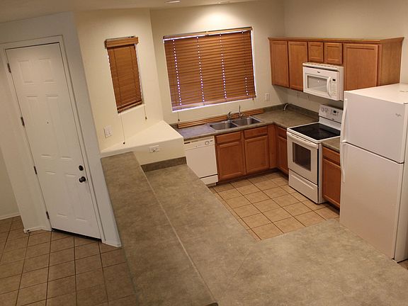 5th image of 2836 E Donner Dr