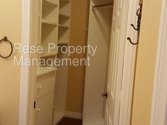 3rd image of 1925 Sierra Oaks Ln