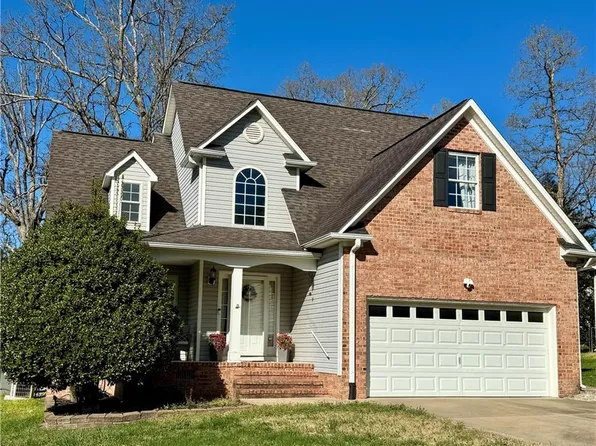 611 Pebble Dr, Gibsonville, NC 27249