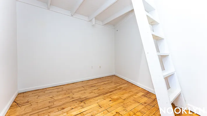 Rented by Nooklyn NYC LLC | media 9