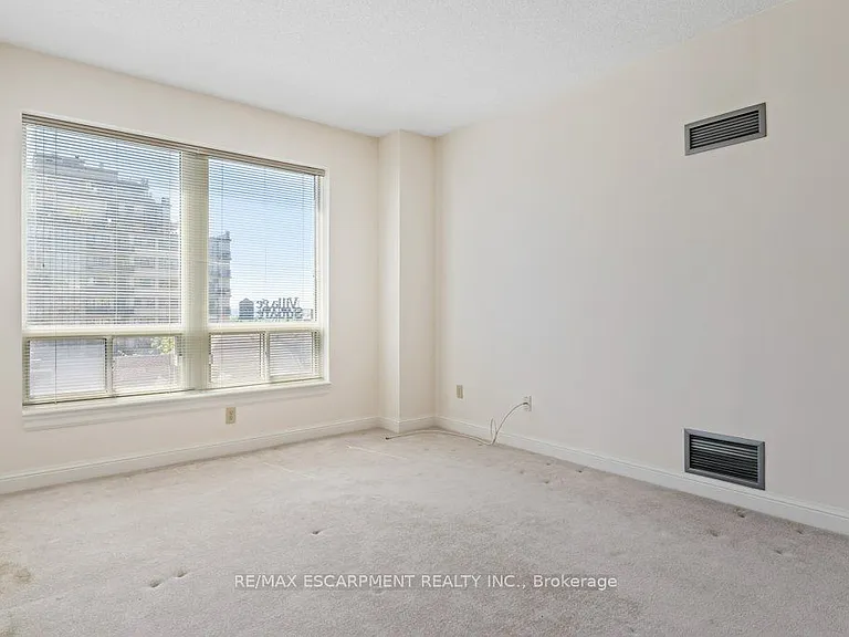 430 Pearl St #410 — Photo 24