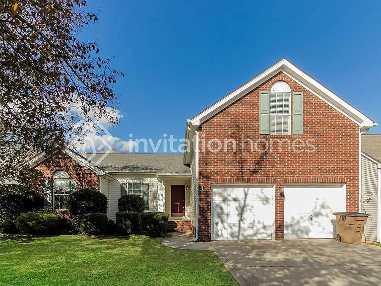 6894 Fenwick Dr — Photo 1