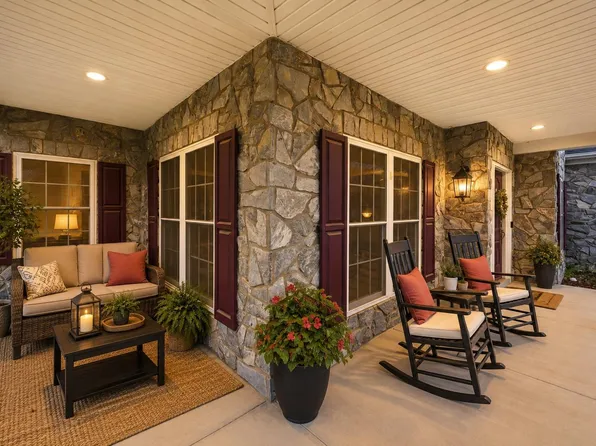 226 Summerfield Dr, Winchester, VA 22602