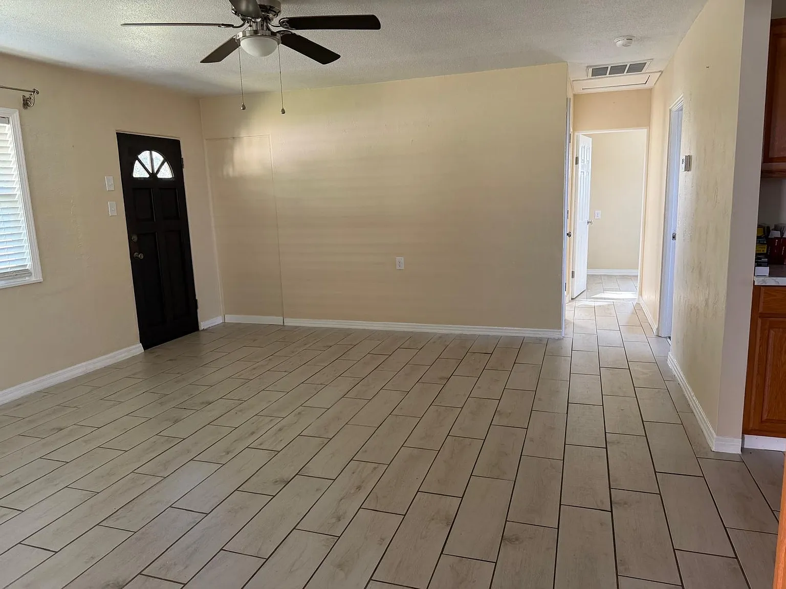 2 bed, $1,600 — Photo 4