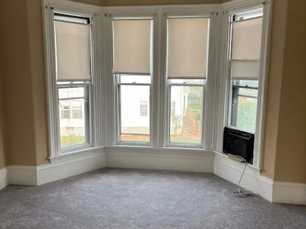 (undisclosed Address), Lowell, MA 01852