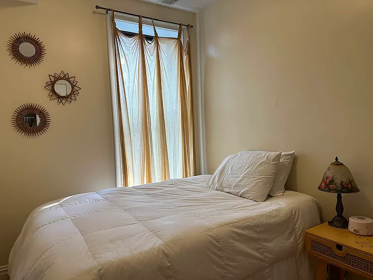 214 21st St #4R — Photo 12