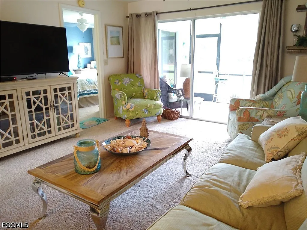 2 bed, 2.0 bath, 847 sqft, $1,600 — Photo 4