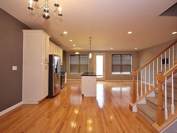 5th image of 21 Lyndsey Ln