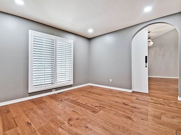 5th image of 15 Cambria Ln