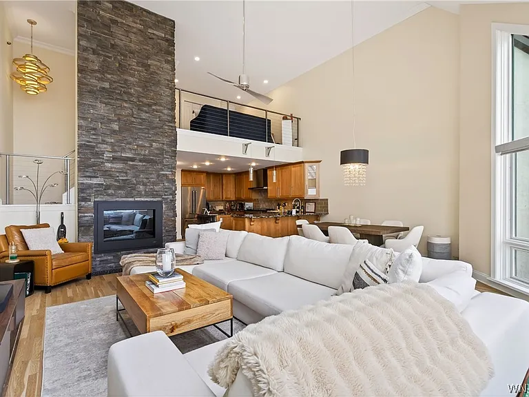 36 Harbour Pointe Cmn — Photo 5