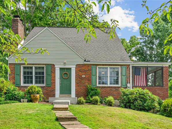 405 Chessbriar Dr, Bethel Park, PA 15102