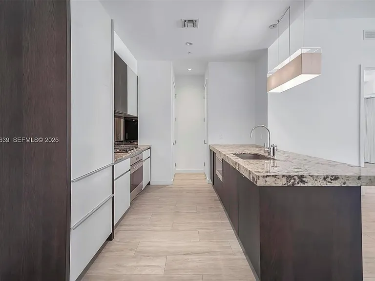 2831 S Bayshore Dr #402 — Photo 2