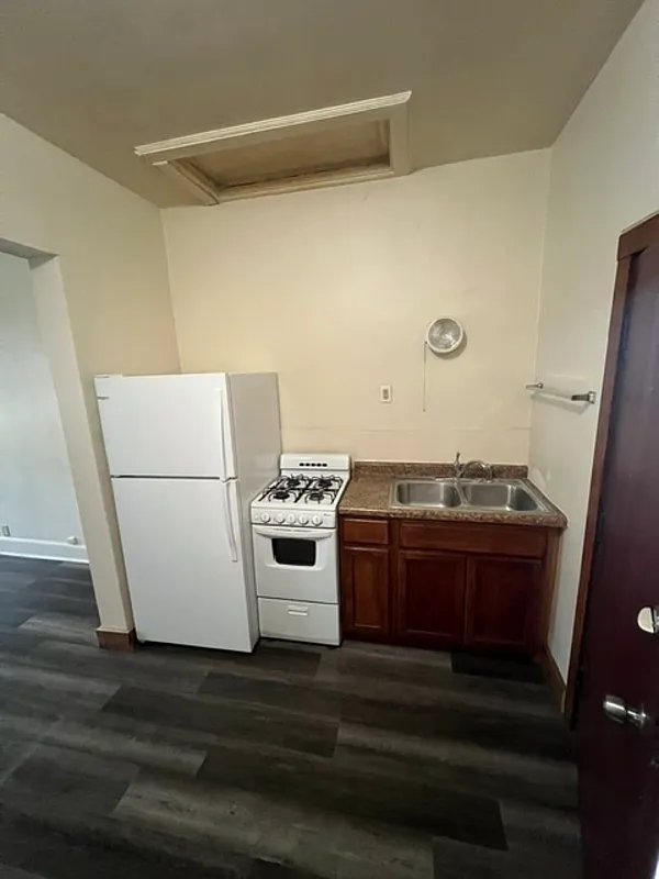 1 bed, 1.0 bath, $899 — Photo 1