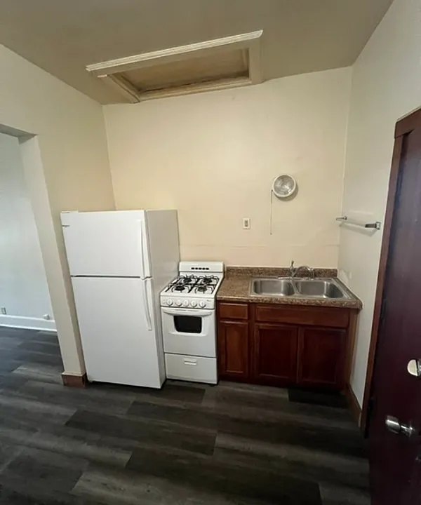 150 N Main St #9
