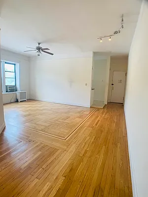 Rented by Prime City Listings LLC | media 4