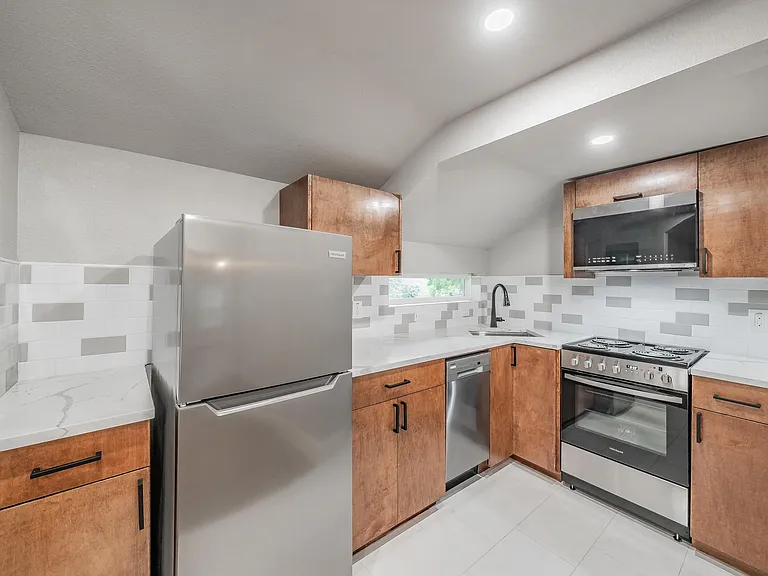 3008 McPherson Ave #D — Photo 5