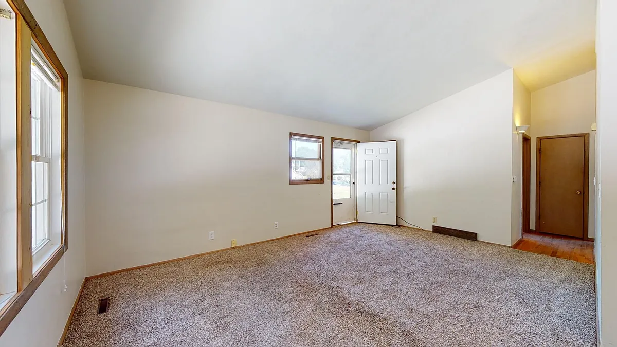 Building Photo - 925 Garfield Ave