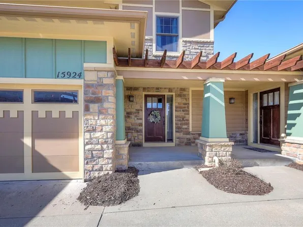 15924 Buena Vista St, Overland Park, KS 66085