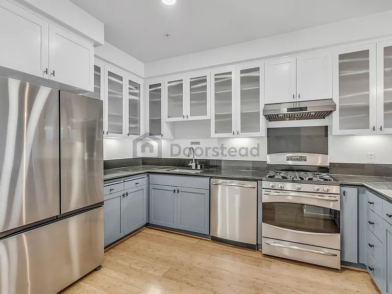 6466 Hollis St #321 — Photo 9