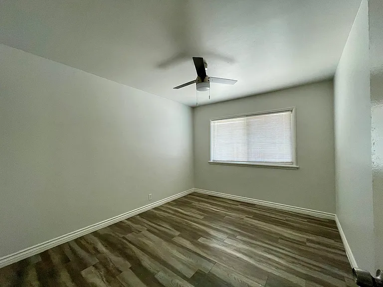 1142 N Madison Ave #2 — Photo 15