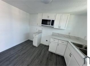 11101 S San Pedro St #B, Los Angeles, CA 90061