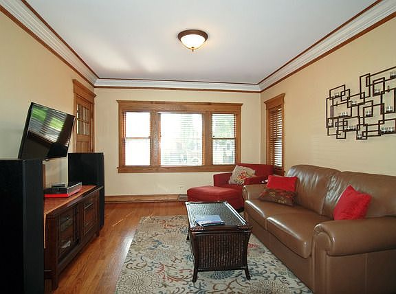 2nd image of 1015 S Harvey Ave