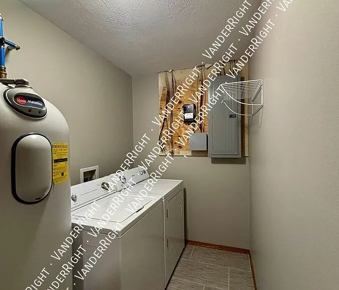 2230 N Devon Ave #202 — Photo 13