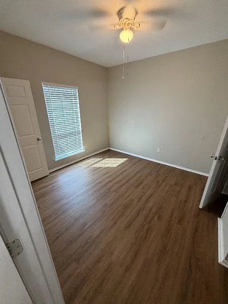 3 bed, 1100 sqft, $1,500 — Photo 4