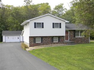 3183 Mercer Rd, New Castle, PA 16105