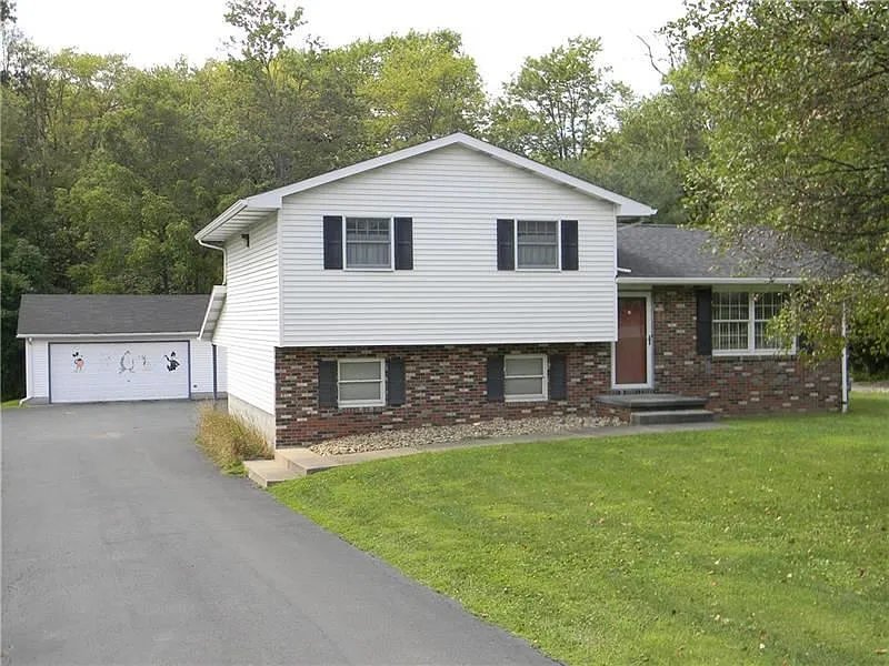 3183 Mercer Rd photo 1