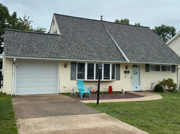 15 Vermont Turn, Levittown, PA 19054