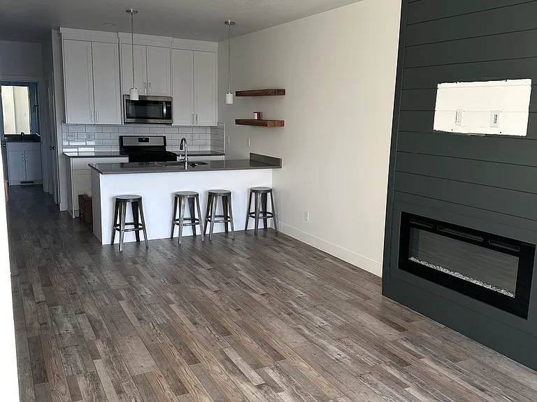 2203 N 525 W — Photo 2