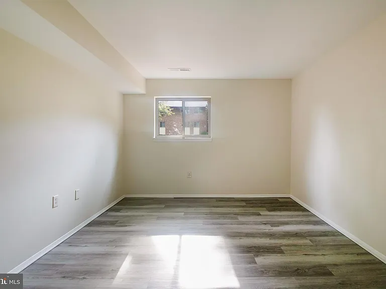 18730 Walkers Choice Rd #2 — Photo 40