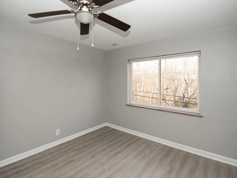 Newly Upgraded Apartments -The Courtyard at Park Hills, Minutes from Downtown — Photo 40