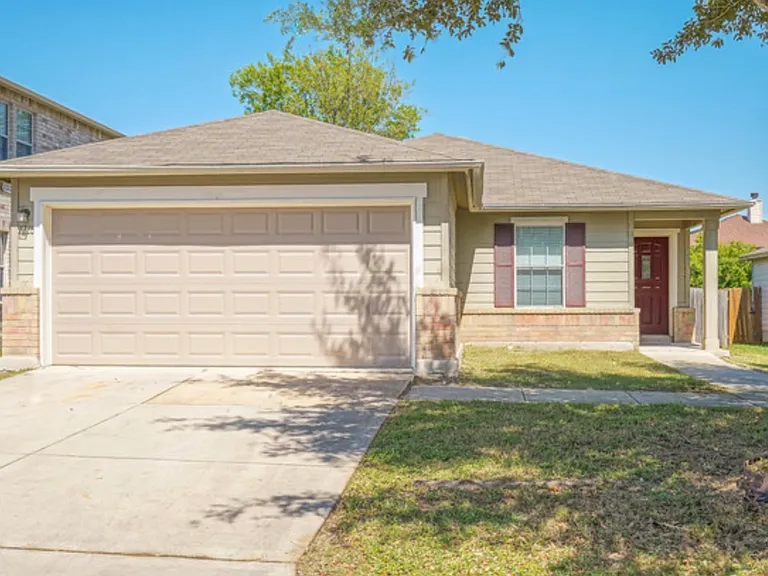 7718 Cedar Farm — Photo 3