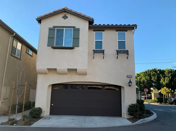 12827 W Hemingway Dr, Pacoima, CA 91331