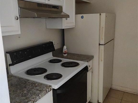 4th image of 12500 Sandpiper Dr APT 28