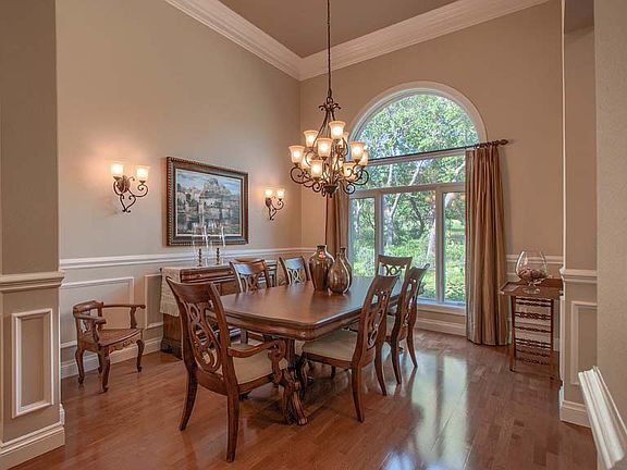 Formal Dining