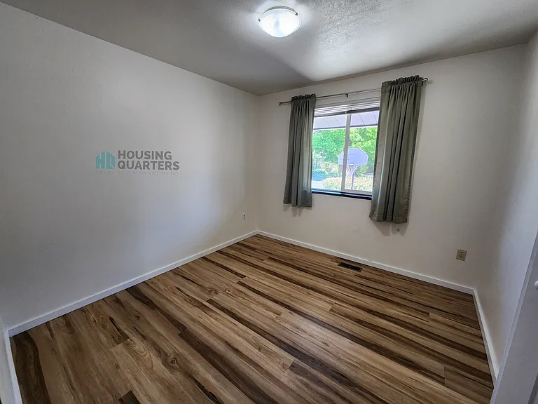3318 S Bernard St — Photo 14