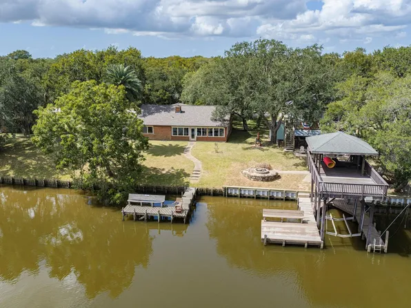 4611 Rio Dr, Brazoria, TX 77422