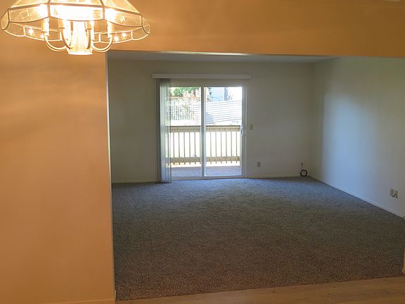 4th image of 669 S Auburn St