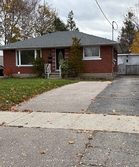 139 Byron Ave #LOWER — Photo 1