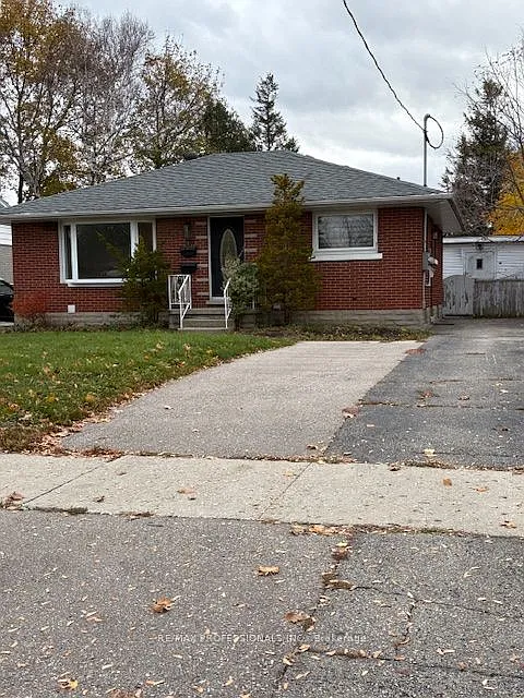 139 Byron Ave #LOWER